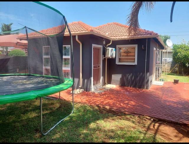 3 BEDROOM HOUSE FOR SALE IN THE ORCHARDS